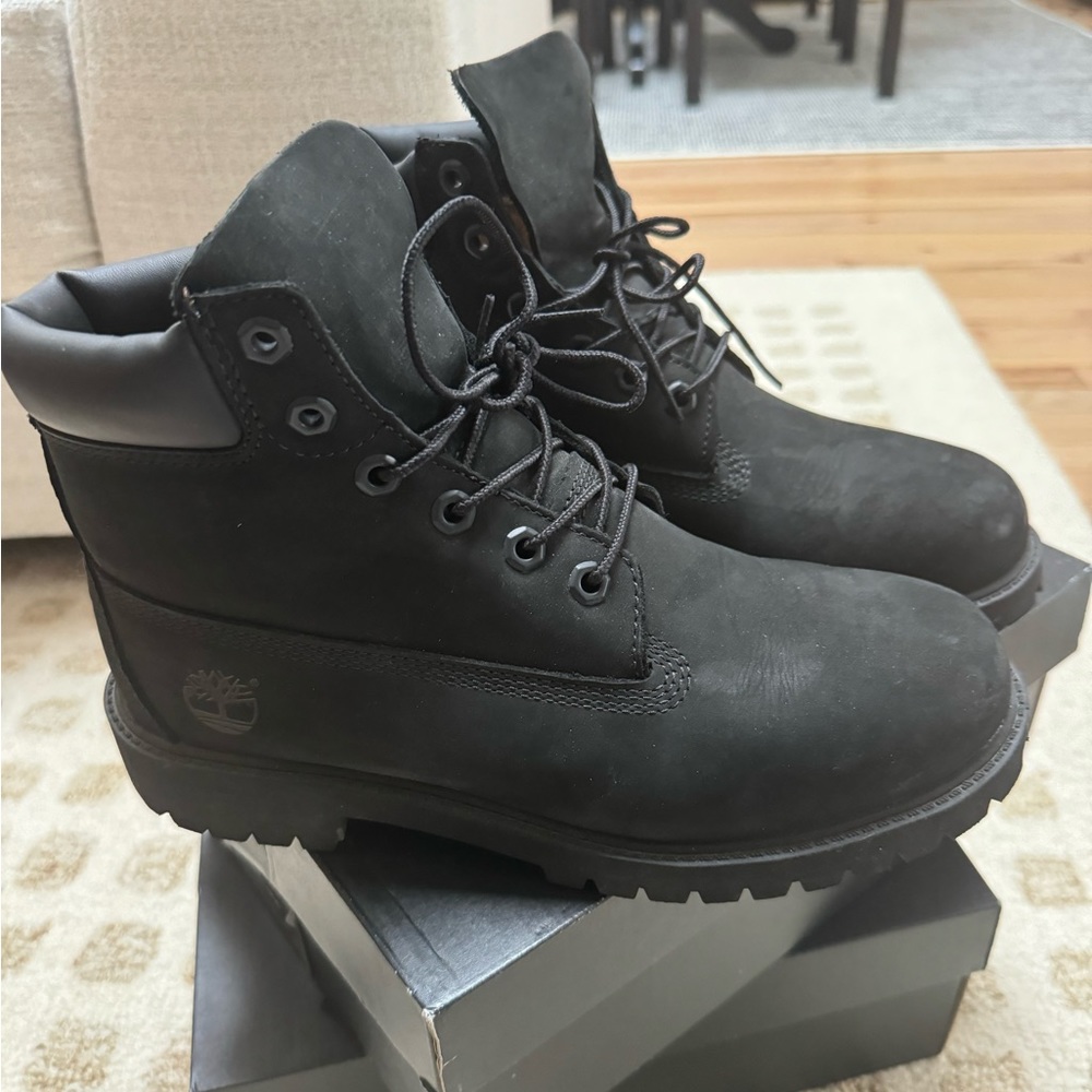 Black tims size 7